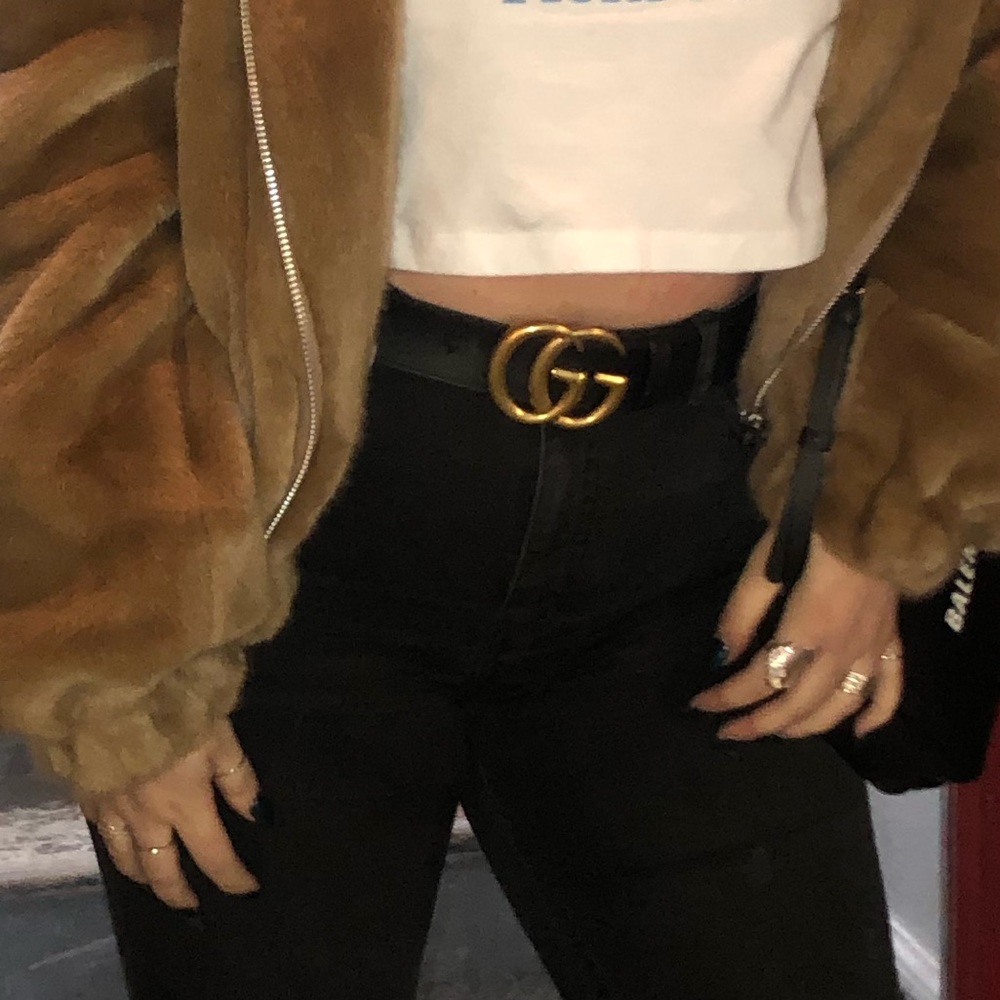 black gucci belt with gold hardwear